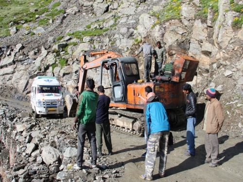 Bus_in_Himalaya