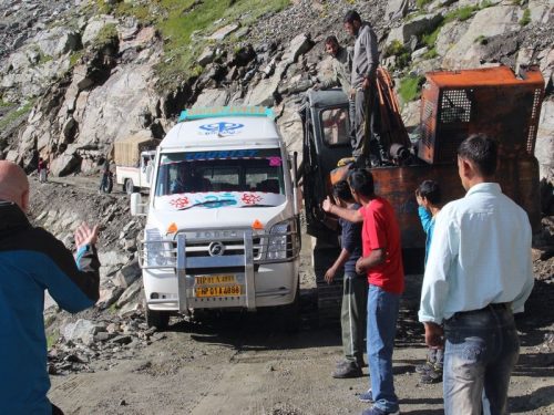 Bus_in_Himalaya1